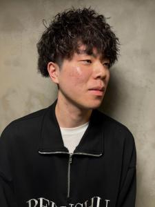 ツーブロック　黒髪　ツイストスパイラル　メンズパーマ - 完全個室 THIS IS BARBER 3rd掲載