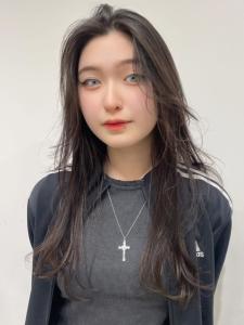 レイヤースタイル　センターパート　ブリーチなしカラー - Ai WilL掲載