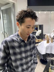マッシュパーマ ウルフ アッシュブラック カルマパーマ - ARCANA 明治神宮前 表参道 原宿掲載