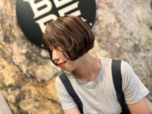 'BEBE(ベベ)レディースカット　ショート丈ボブ - 'BEBE掲載