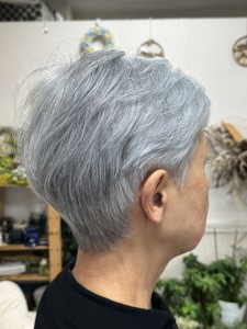 グレイカラーショートカット