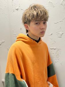 ツイストスパイラル波打ちスパイラルセンターパート刈り上げ束感 - メンズヘア整形サロン GOALD 渋谷本店掲載