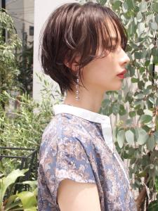 柔らかさと丸みのある抜け感ショート - LadA掲載