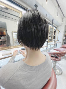跳ねないボブスタイル - Lourdes hair design掲載