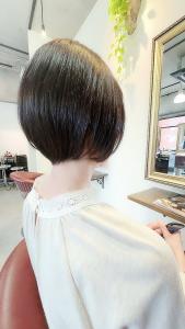 跳ねないボブスタイル - Lourdes hair design掲載
