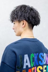 波巻きスパイラルパーマツーブロック刈り上げメンズカット - JADE with AKROS【ジェイド】掲載