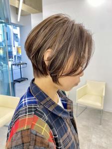 ショートカットショートボブ前下がりボブくびれショート30代 - Brown掲載