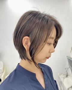 ショートカットショートボブ前下がりボブくびれショート30代 - Brown掲載