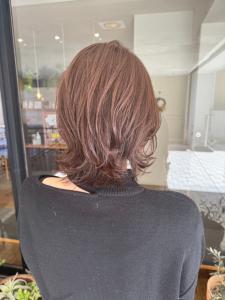 ショートレイヤー　くびれミディ　外ハネ　ピンクベージュ - anon掲載