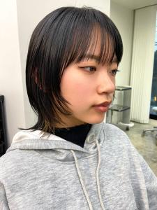 ショートウルフ　インナーカラー　ベージュ　黒髪 - CELL掲載