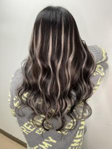 黒髪の方でもイメチェン！シルバーハイライト！ - Lanisis Hair掲載
