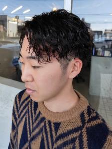 センターパート　ツーブロック　ツイストスパイラルパーマ　束感 - MEN'S SALON alfRed 平針店掲載
