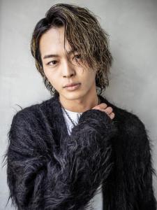 メンズ/センターパートウルフ/ハイライトメッシュ/ツイスパ - メンズサロン EIGHT MEN＆BAR 上野店 【エイト】掲載
