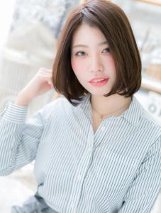 前下がりの小顔ナチュラルボブ　グレージュカラー - mod's hair 越谷西口店【モッズヘア】掲載