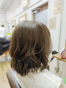 色持ちの良い白髪ぼかしカラー - hair studio Romeo掲載