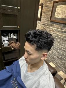 スパイラルバックパーマ - Million Bucks Barbershop 御徒町店掲載