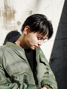【alpha 新宿】黒髪×センターパート - men's salon alpha 新宿【メンズサロンアルファ】掲載