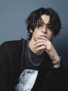【alpha 新宿】センターパート×スパイラルパーマ - men's salon alpha 新宿【メンズサロンアルファ】掲載
