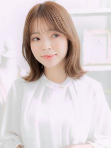 大人ガーリーミディアムレイヤー外ハネパーマ　シルキーベージュ - mod's hair【モッズヘア】上尾/上尾西口店掲載