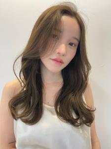 透明感　アッシュベージュ　顔周りレイヤー　20代30代　艶感 - Glimpse 大濠店掲載