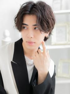 前髪パーマセンターパート無造作束感ショート　ネイビーブラック - mod's hair 越谷西口店【モッズヘア】掲載