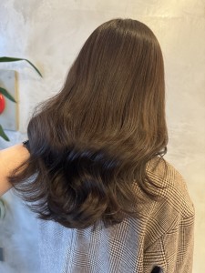 韓国ヘア オリーブカラー オリーブブラウンカラー ナチュラル - LILIANA掲載