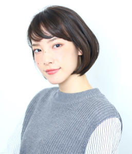 大人イメチェンレッドブラウン似合わせカットハッシュカットボブ