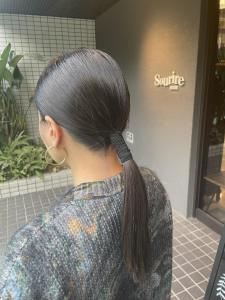 クールにストレートローポニー - 半個室型美容室 Sourire 博多店掲載