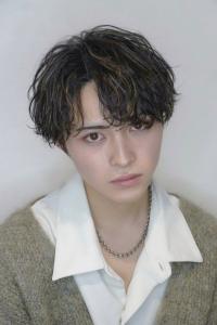 センターパート - メンズヘア整形サロン GOALD 渋谷神南掲載