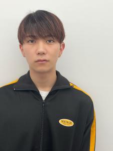 ナチュラルマッシュシースルーニュアンスセンターパート刈り上げ