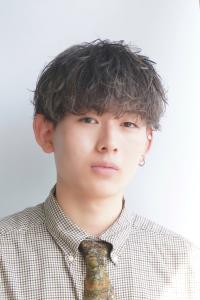 センターパート波巻きスパイラルツイストスパイラル刈り上げ - メンズヘア整形サロン GOALD 渋谷神南掲載