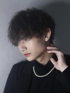 メンズヘア整形スパイラルパーマ波巻きツイストメンズパーマ髪型 - メンズヘア整形サロン GOALD 渋谷神南掲載