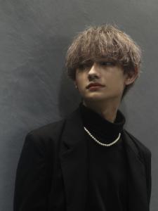 メンズヘア整形スパイラルパーマ波巻きツイストメンズパーマ髪型 - メンズヘア整形サロン GOALD 渋谷神南掲載