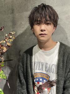 メンズヘア整形スパイラルパーマ波巻きツイストメンズパーマ髪型 - メンズヘア整形サロン GOALD 渋谷神南掲載