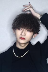 メンズヘア整形スパイラルパーマ波巻きツイストメンズパーマ髪型 - メンズヘア整形サロン GOALD 渋谷神南掲載