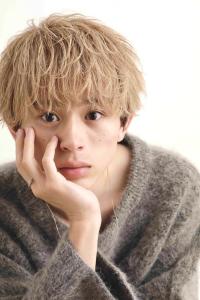 メンズヘア整形スパイラルパーマ波巻きツイストメンズパーマ髪型 - メンズヘア整形サロン GOALD 渋谷神南掲載