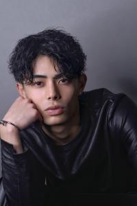 メンズヘア整形スパイラルパーマ波巻きツイストメンズパーマ髪型 - メンズヘア整形サロン GOALD 渋谷神南掲載