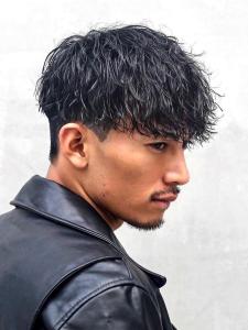メンズヘア整形スパイラルパーマ波巻きツイストメンズパーマ髪型 - メンズヘア整形サロン GOALD 渋谷神南掲載