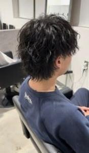 メンズヘア整形スパイラルパーマ波巻きツイストメンズパーマ髪型 - メンズヘア整形サロン GOALD 渋谷神南掲載