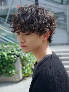メンズヘア整形スパイラルパーマ波巻きツイストメンズパーマ髪型 - メンズヘア整形サロン GOALD 渋谷神南掲載