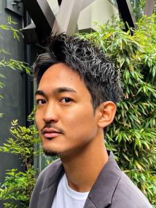 メンズヘア整形スパイラルパーマ波巻きツイストメンズパーマ髪型 - メンズヘア整形サロン GOALD 渋谷神南掲載