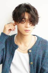 メンズヘア整形スパイラルパーマ波巻きツイストメンズパーマ髪型 - メンズヘア整形サロン GOALD 渋谷神南掲載