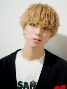 メンズヘア整形スパイラルパーマ波巻きツイストメンズパーマ髪型 - メンズヘア整形サロン GOALD 渋谷神南掲載