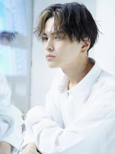 メンズヘア整形スパイラルパーマ波巻きツイストメンズパーマ髪型 - メンズヘア整形サロン GOALD 渋谷神南掲載