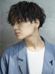 メンズヘア整形スパイラルパーマ波巻きツイストメンズパーマ髪型 - メンズヘア整形サロン GOALD 渋谷神南掲載
