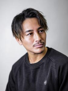 メンズヘア整形スパイラルパーマ波巻きツイストメンズパーマ髪型 - メンズヘア整形サロン GOALD 渋谷神南掲載