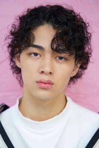 メンズヘア整形スパイラルパーマ波巻きツイストメンズパーマ髪型 - メンズヘア整形サロン GOALD 渋谷神南掲載