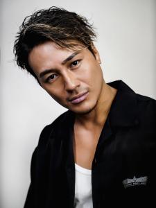 メンズヘア整形スパイラルパーマ波巻きツイストメンズパーマ髪型 - メンズヘア整形サロン GOALD 渋谷神南掲載