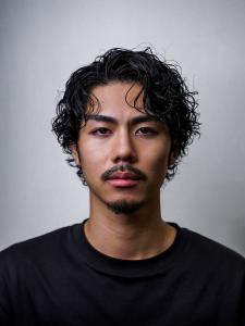 メンズヘア整形スパイラルパーマ波巻きツイストメンズパーマ髪型 - メンズヘア整形サロン GOALD 渋谷神南掲載