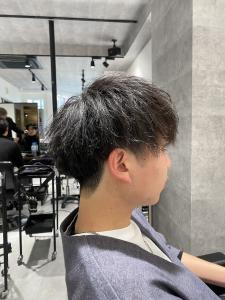 メンズヘア整形スパイラルパーマ波巻きツイストメンズパーマ髪型 - メンズヘア整形サロン GOALD 渋谷神南掲載